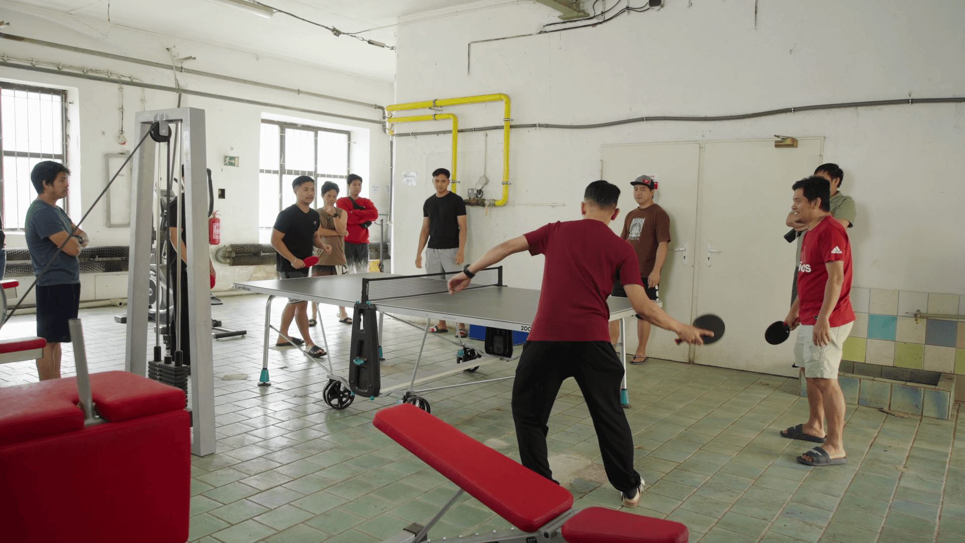 Table tennis and weights in the gym at the accommodation